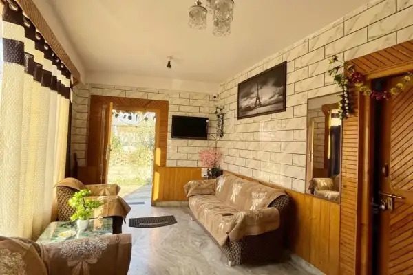 5 BHK Independent Homestay in Manali – Property Image