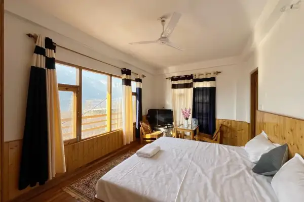 5 BHK Independent Homestay in Manali – Property Image