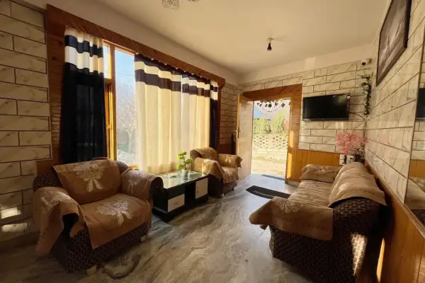 5 BHK Independent Homestay in Manali – Property Image