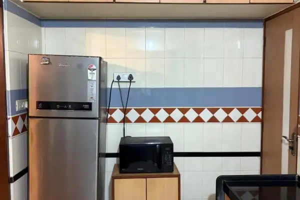 2 BHK Flat in Evershine Green, Andheri West – Property Image
