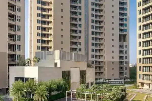 2 BHK Flat in Pratik Grand City, Ghaziabad – Property Image