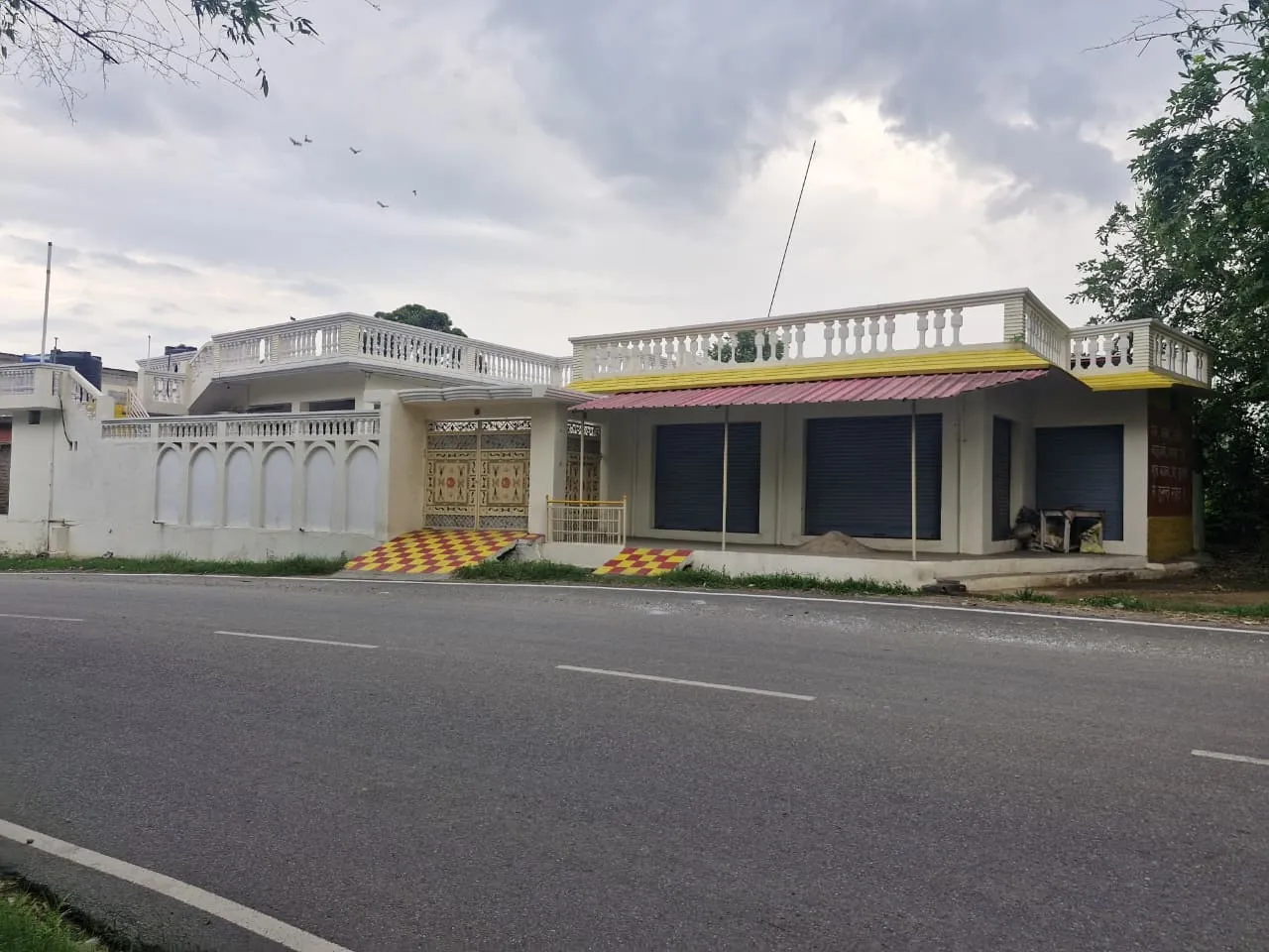 Residential Commercial House – Property Image