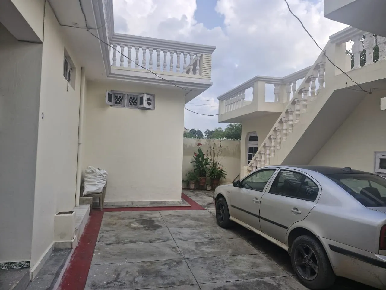 Residential Commercial House – Property Image